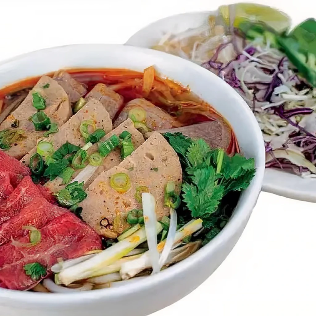 #9. Hue spicy noodle soup / Bun bo hue